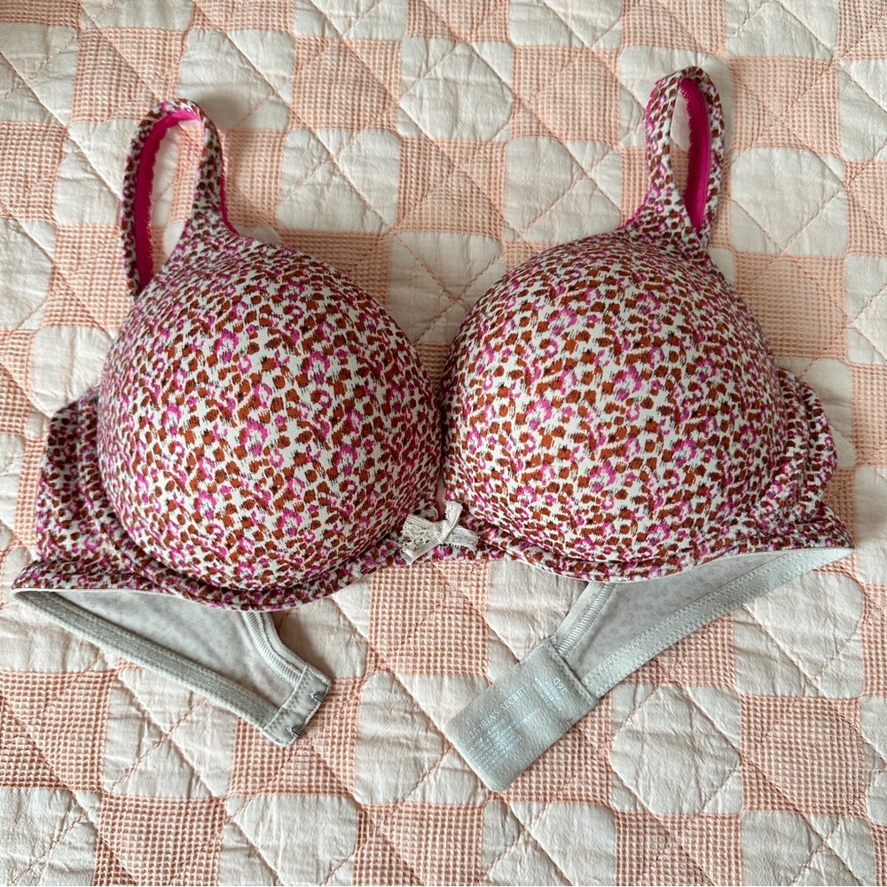 Victoria’s Secret Body By Victoria Push-Up Bra 36D